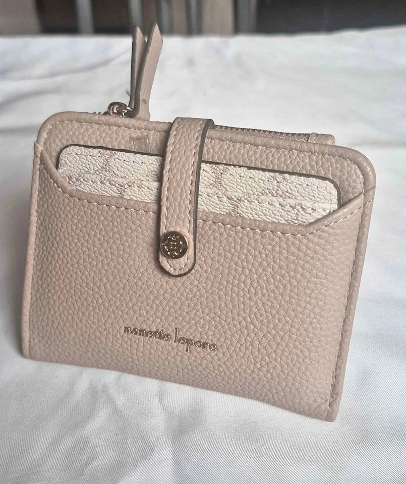 Female wallet