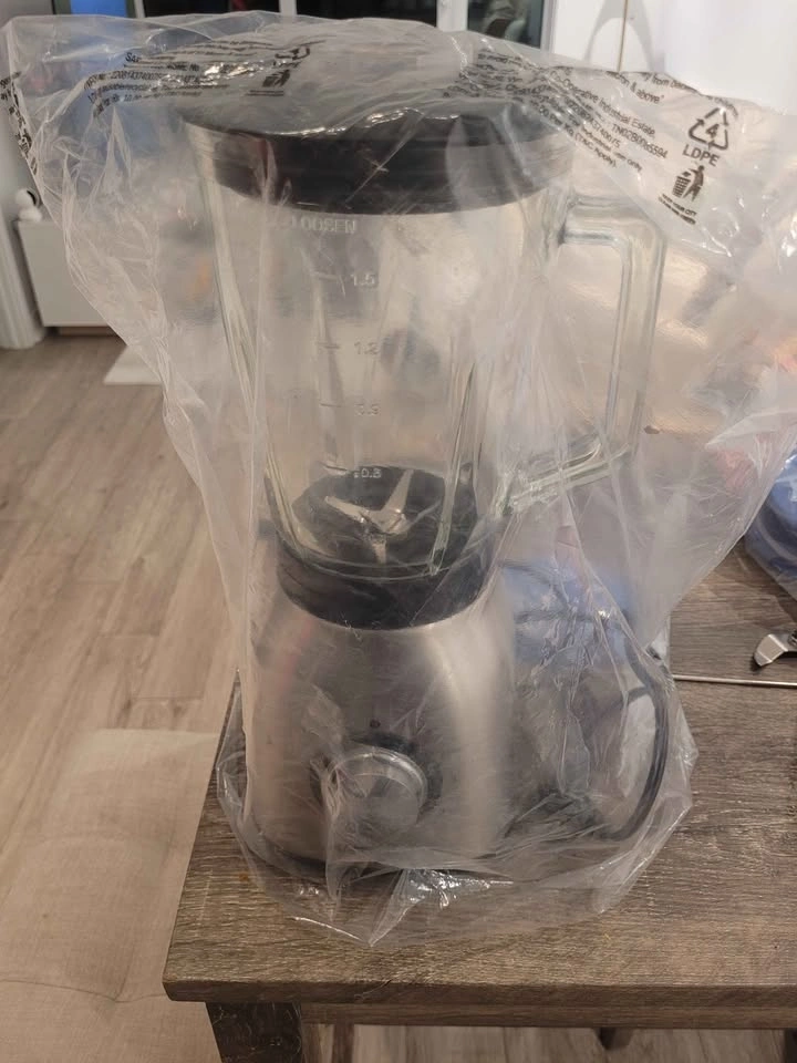 Anther Countertop Blender – Like New! Price: $35 - photo 5