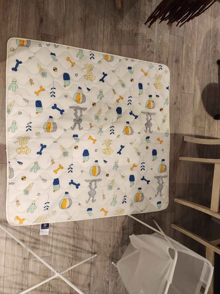 Baby foam play mat + IKEA drying rack + laundry hamper - photo 4