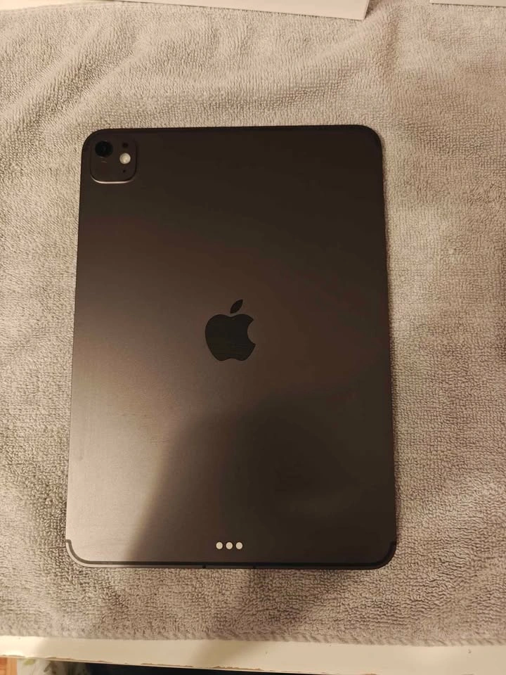 Apple iPad Pro M5 11” WiFi + Cellular – Like New - photo 2