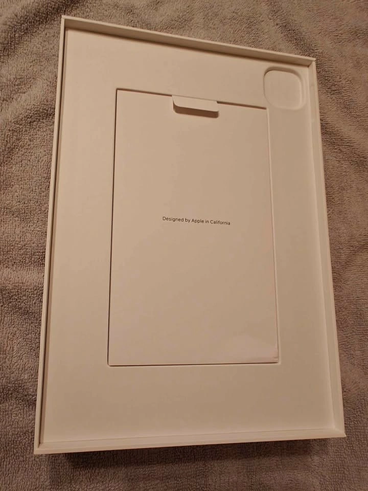 Apple iPad Pro M5 11” WiFi + Cellular – Like New - photo 5