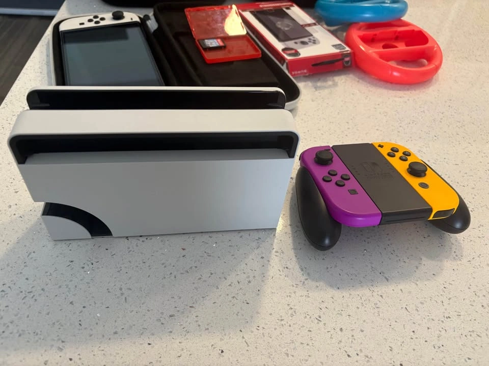 Nintendo Switch OLED White Bundle - photo 5