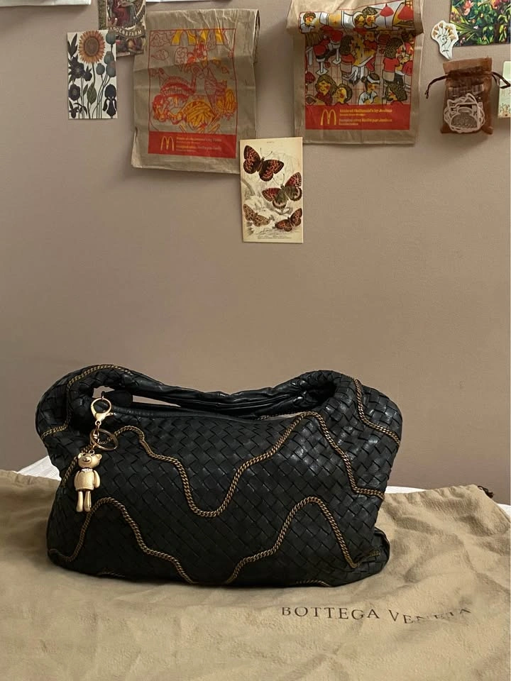 Authentic Bottega Veneta with Gold Chain - photo 2