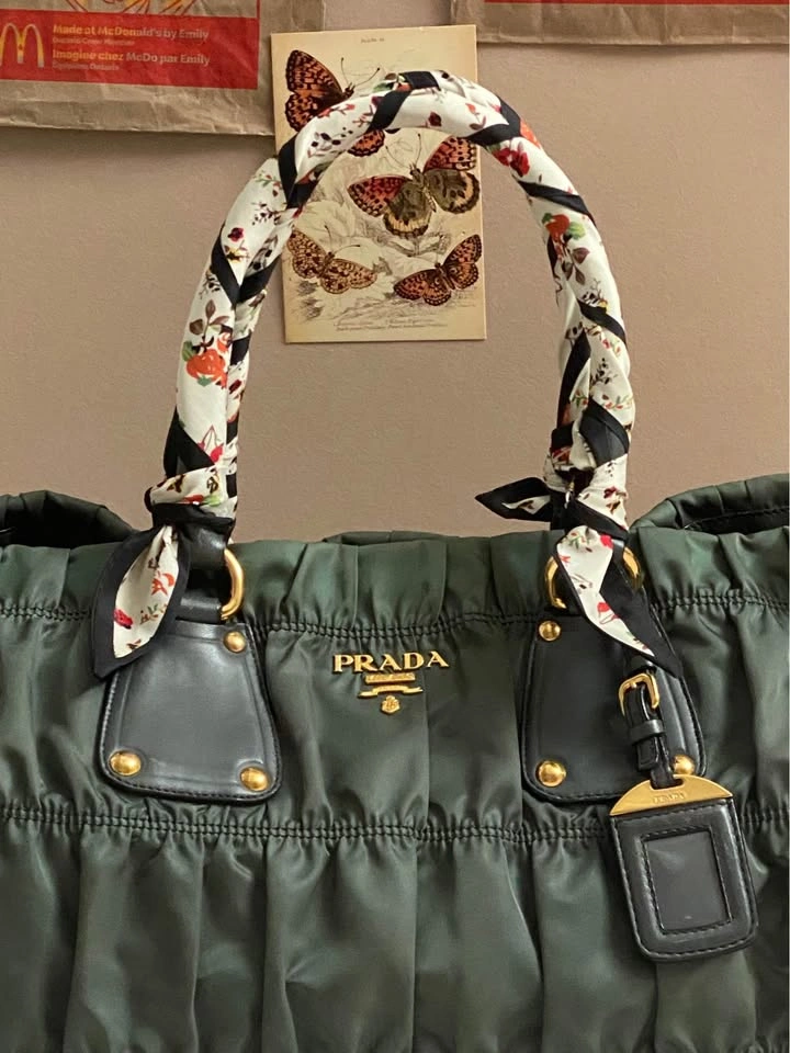 Authentic Prada Tessuto Gaufre Ardesia Olive Green Gold - photo 2
