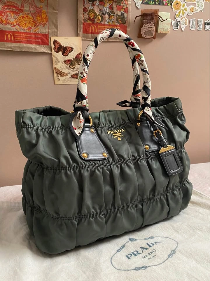 Authentic Prada Tessuto Gaufre Ardesia Olive Green Gold - photo 4