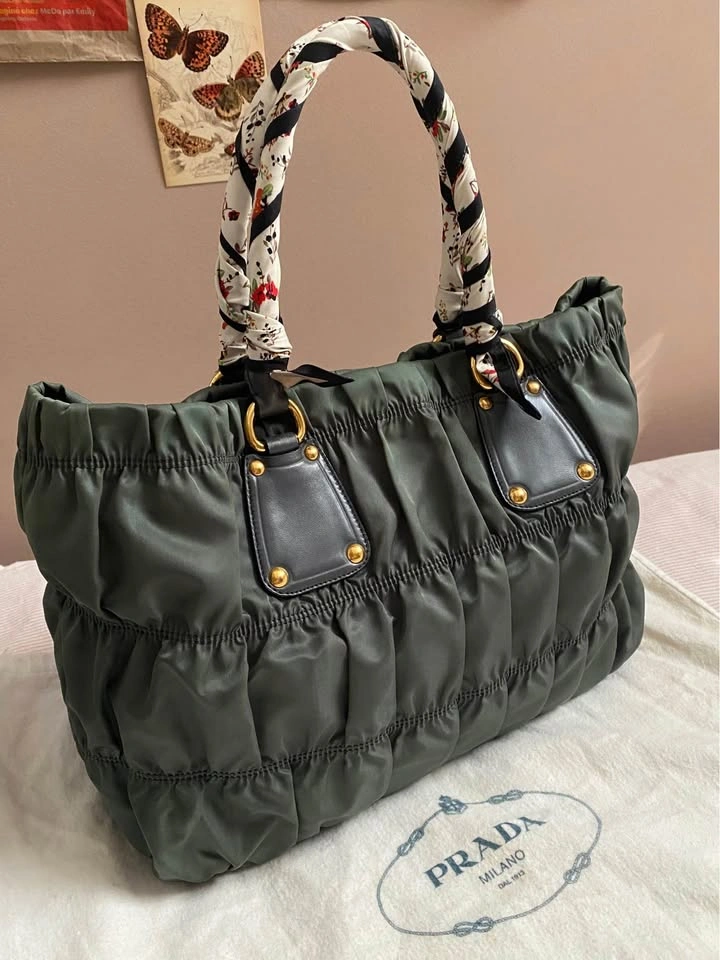 Authentic Prada Tessuto Gaufre Ardesia Olive Green Gold - photo 5