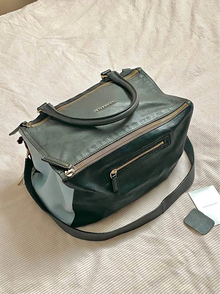 Authentic Tri Colore Givenchy Pandora Medium