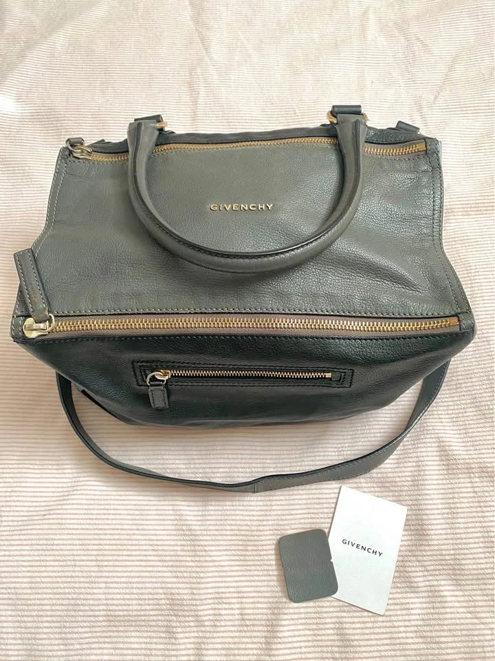 Authentic Tri Colore Givenchy Pandora Medium - photo 2