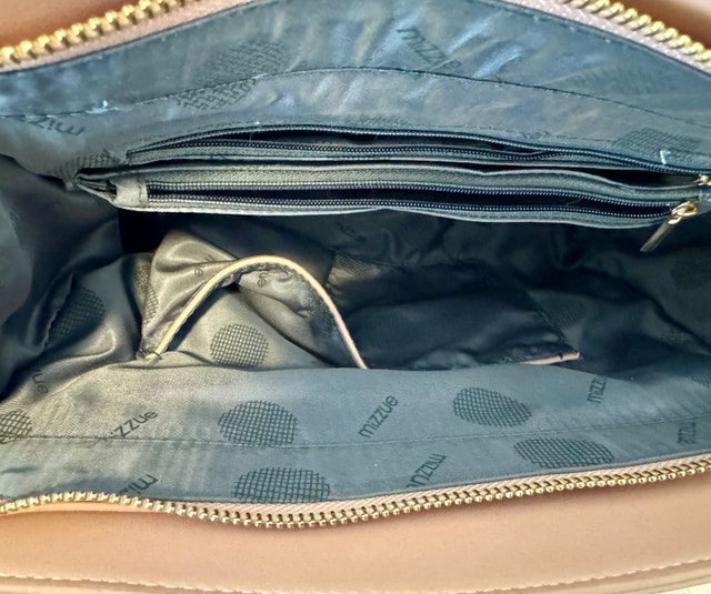 Mizzue Peach colour handbag & travel wallet - photo 2