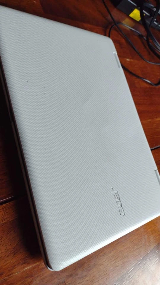 Acer touchscreen laptop/tablet M# N15W5 - photo 2