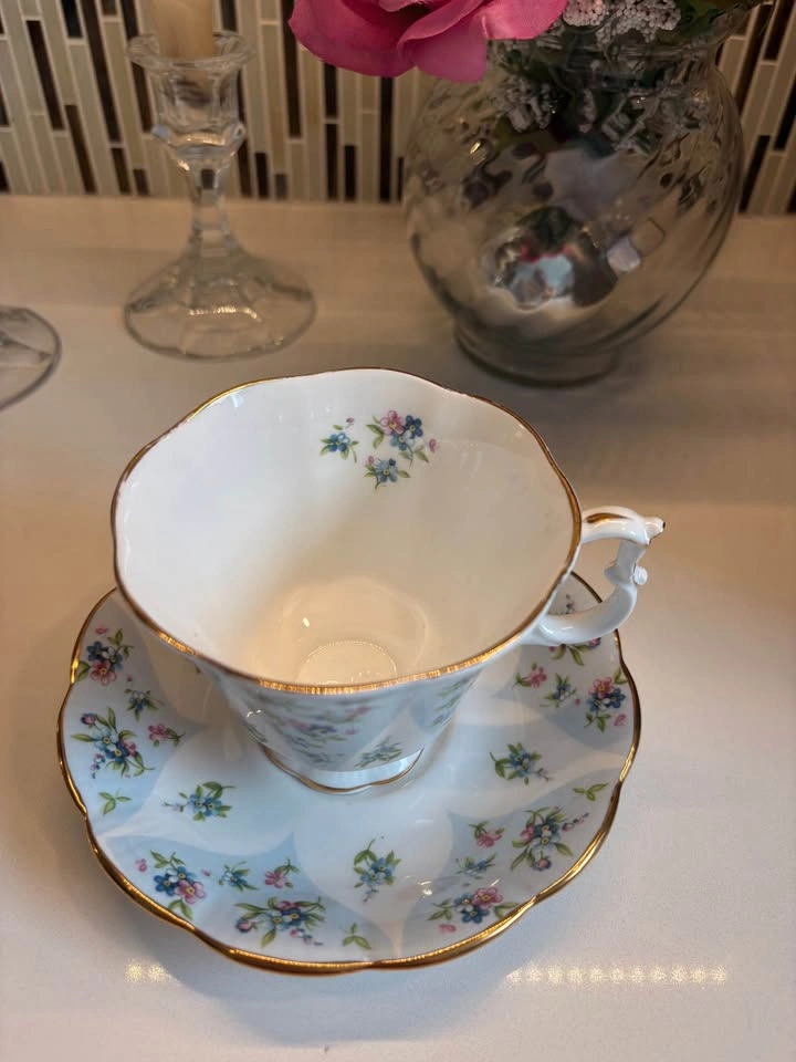 Royal Albert Bone China Teacup Saucer Debutante Series Gaiety Fl - photo 2