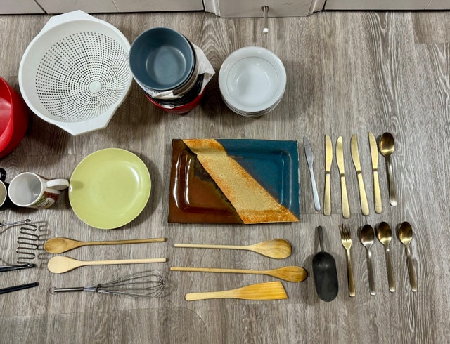 Bulky Kitchen Appliances and Utensils - photo 2