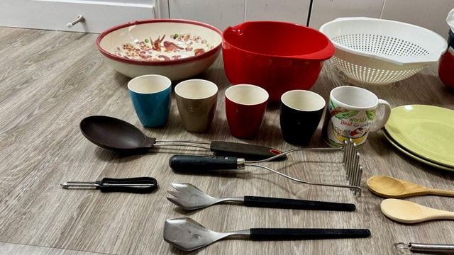 Bulky Kitchen Appliances and Utensils - photo 4