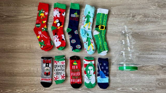 NEW - Christmas Tree Shaped Storage with Stylish Socks