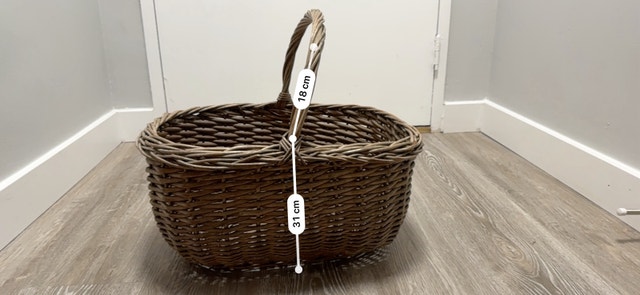 Oval Willow Wicker Picnic Basket w/ Handle - 35x26 cm