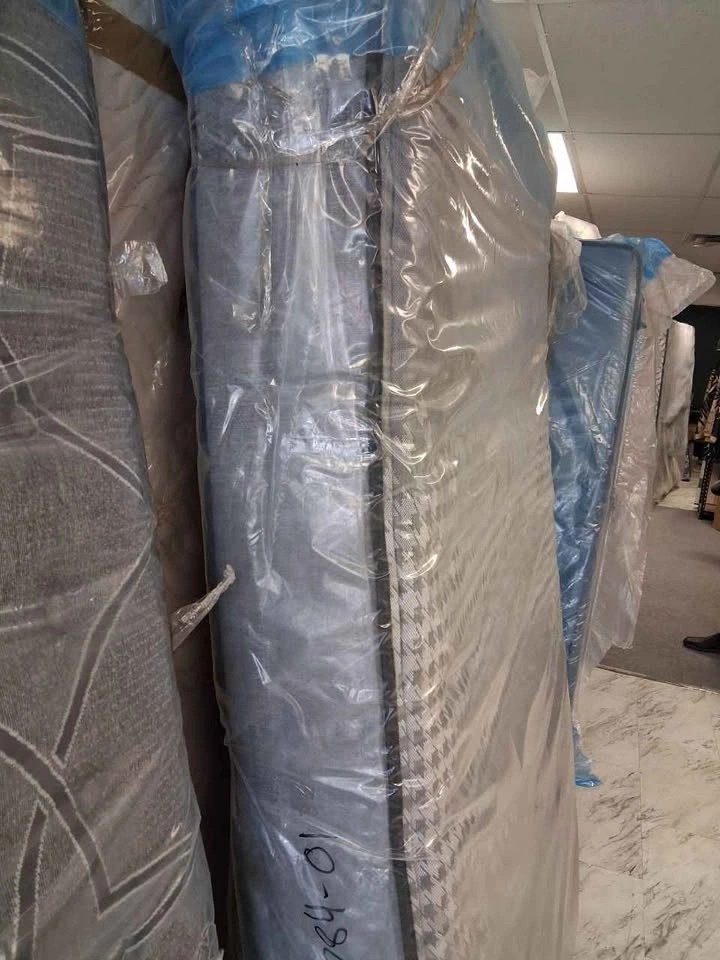 Queen Sealy 10" Foam Mattress - photo 3