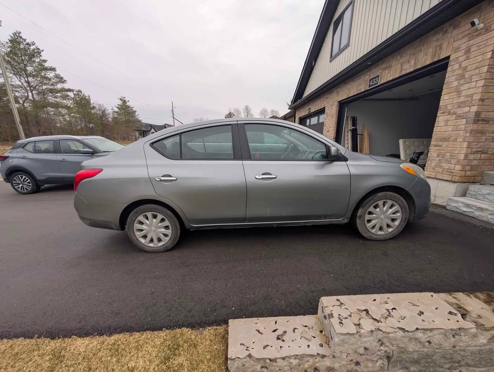 2013 Nissan Versa - photo 2