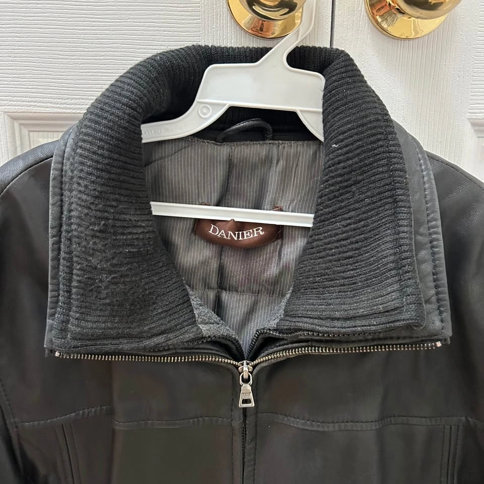 Men's Danier Lined Black Leather Jacket (Size L) - photo 2