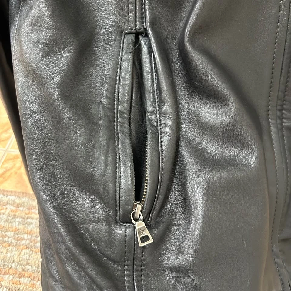 Men's Danier Lined Black Leather Jacket (Size L) - photo 5