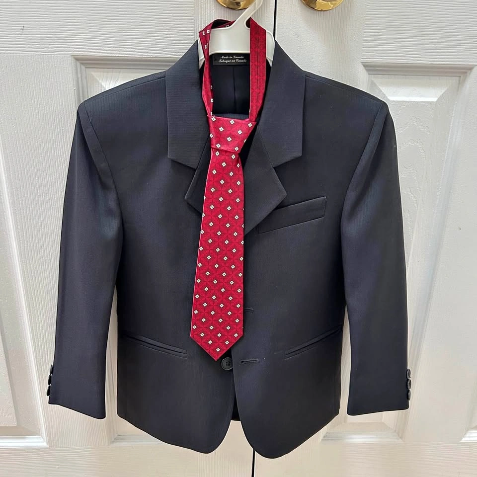 Boys First Communion Suit (Size 7)