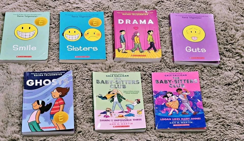 Smile Series by Raina Telgemeier + 2 Baby-Sitters Club GN