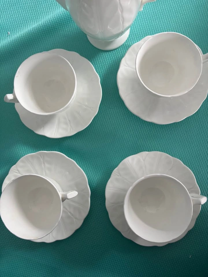 Aynsley Snow Crocus Teapot with 4 Cups & Saucers - photo 2