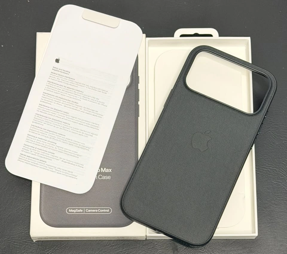 Apple iPhone 17 Pro Max Black TechWoven Case - photo 2