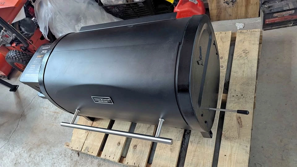 Vermont Castings 1080sq in Pellet Smoker - No Legs
