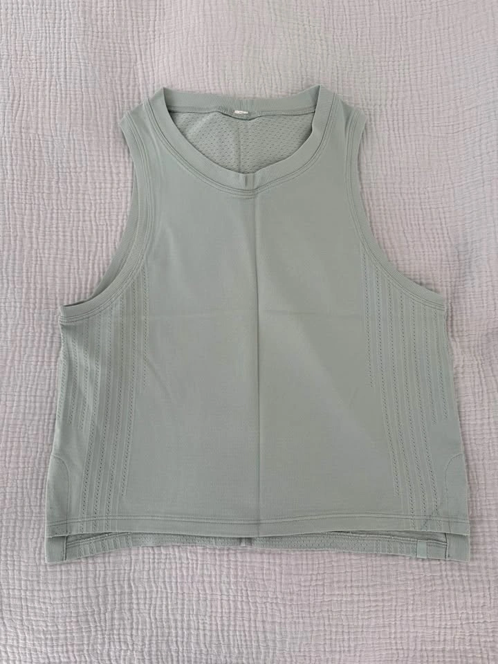 Lululemon Train To Be Tank - Size 4 - photo 2