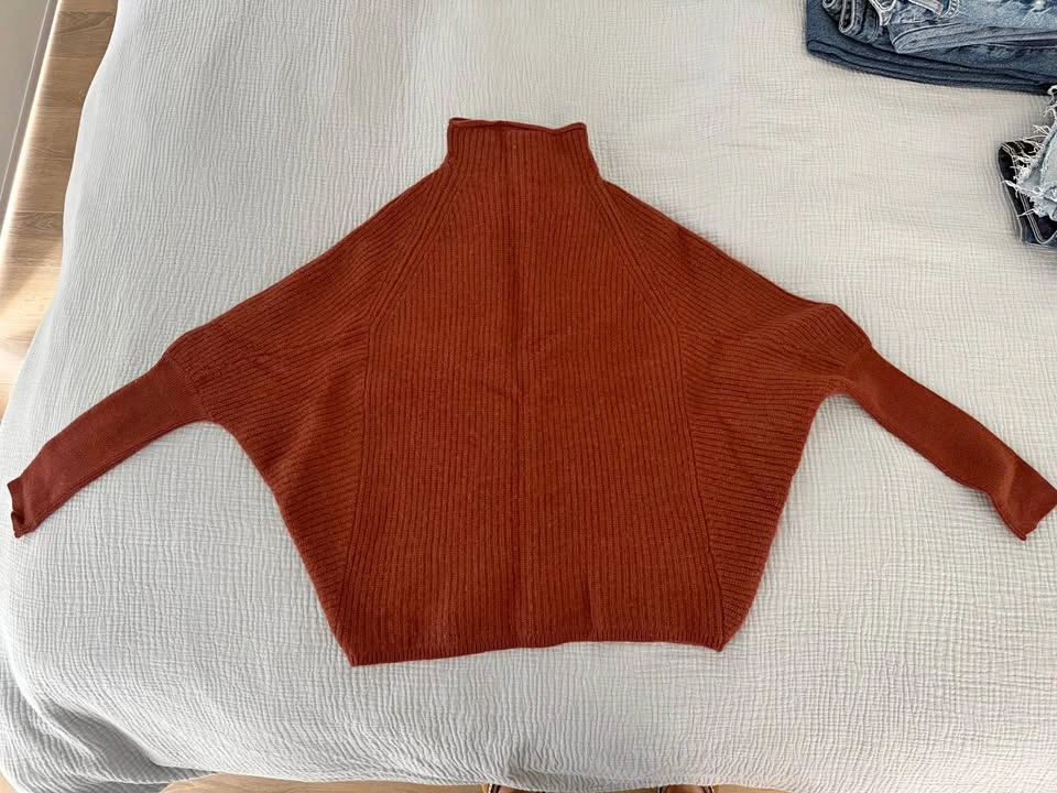 Club Monaco Cashmere Sweater