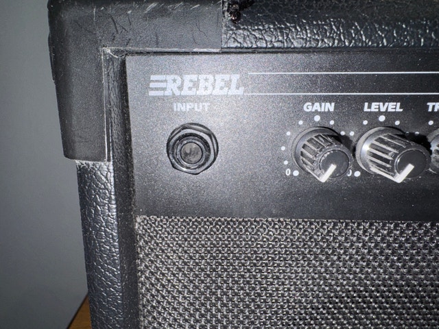 Rebel KG-10 Guitar Amplifier - photo 2