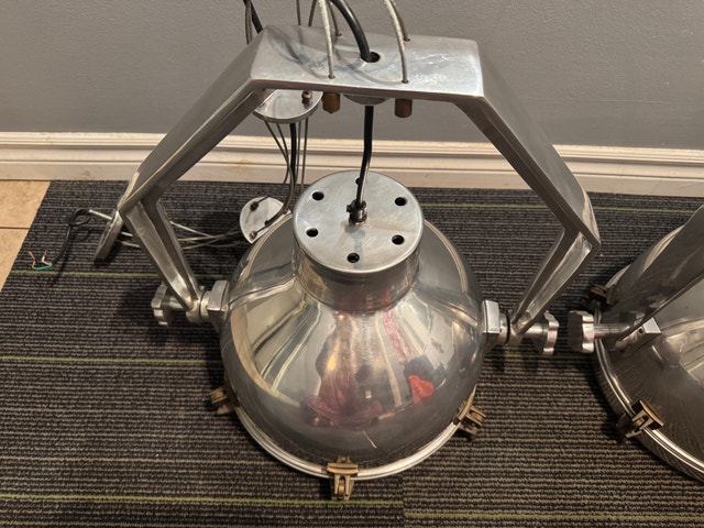 Pair of Main Hold Lamps - photo 3
