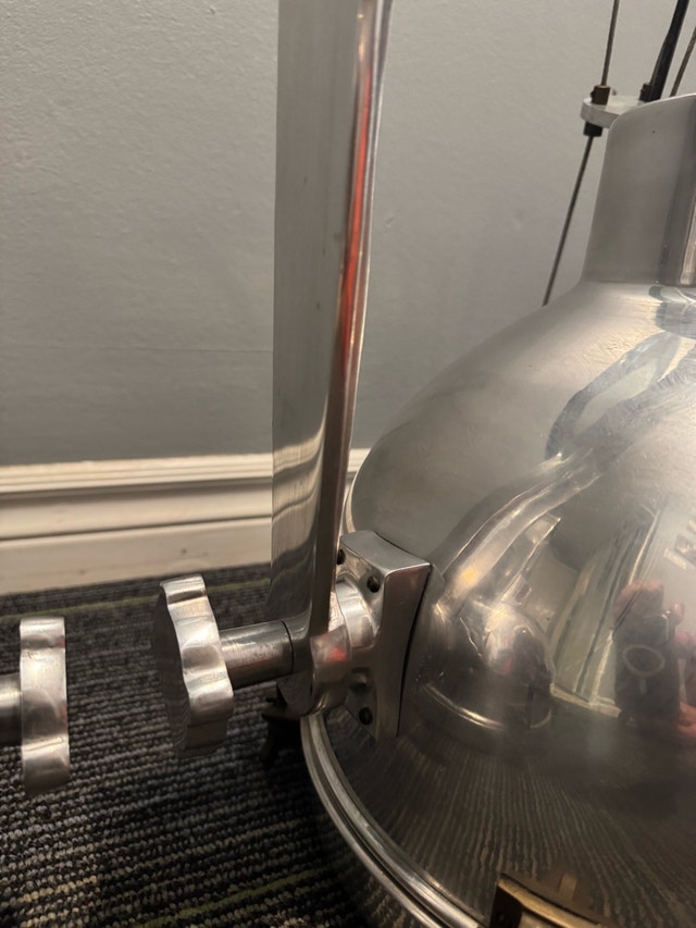 Pair of Main Hold Lamps - photo 4