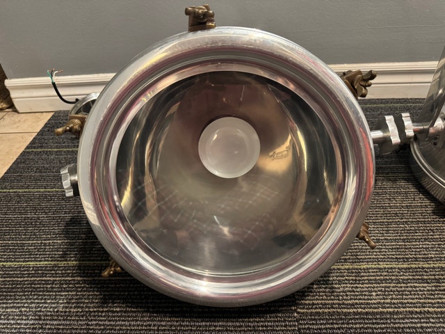 Pair of Main Hold Lamps - photo 5
