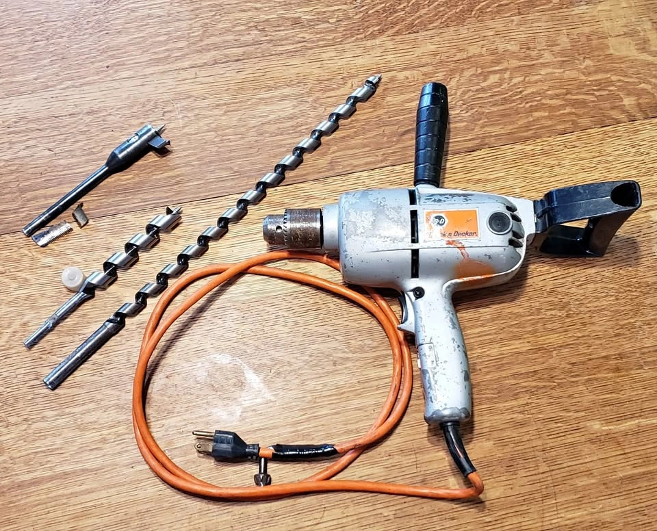 Black & Decker 1/2" Reversing Drill with 3 large bits