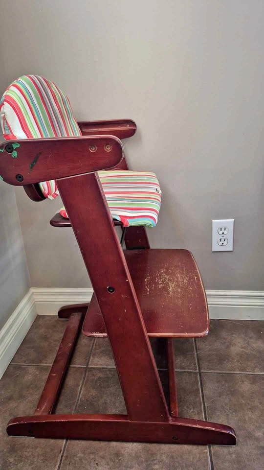 Wood kids highchair 100% sturdy and safe