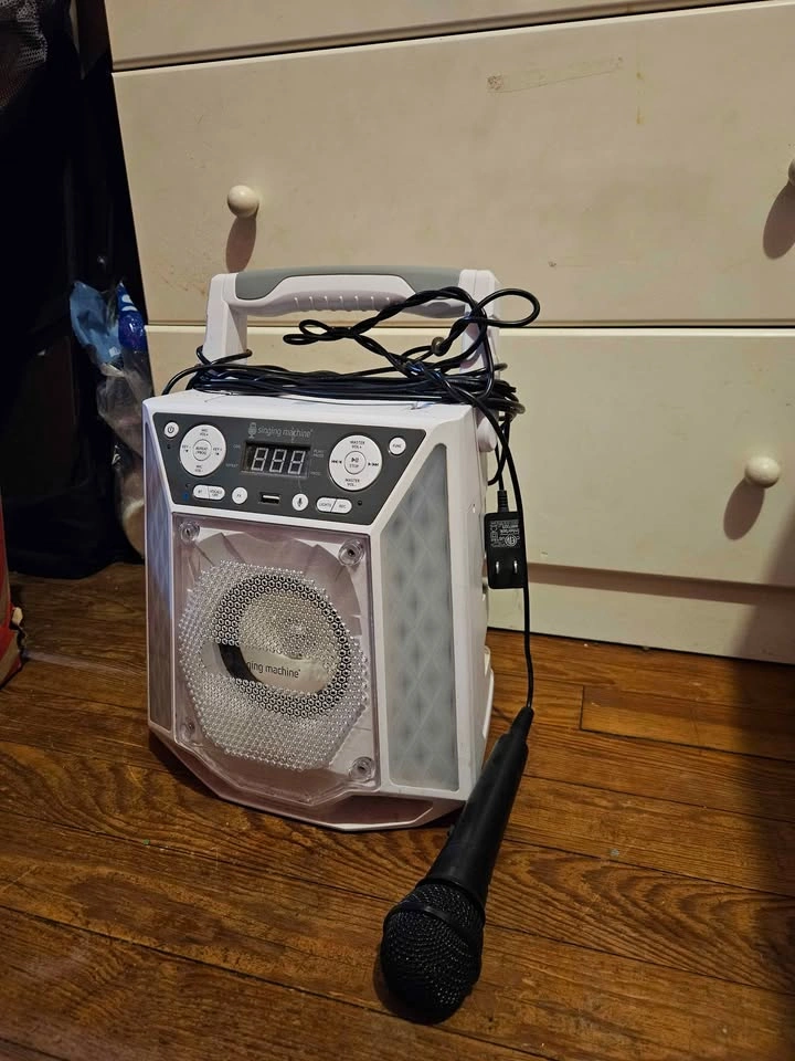 Singing Machine Karaoke Machine w/ 2 Microphones - photo 2