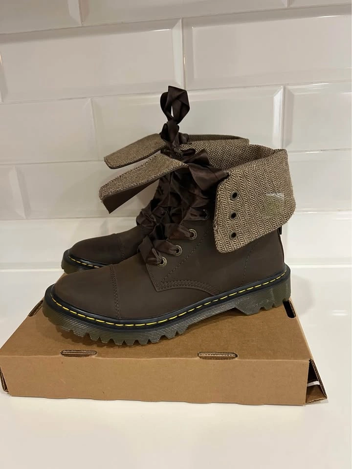 Dr. Martens Yuba Fold-Down Combat Boot – UK 7 / US Women’s 9 – N - photo 2