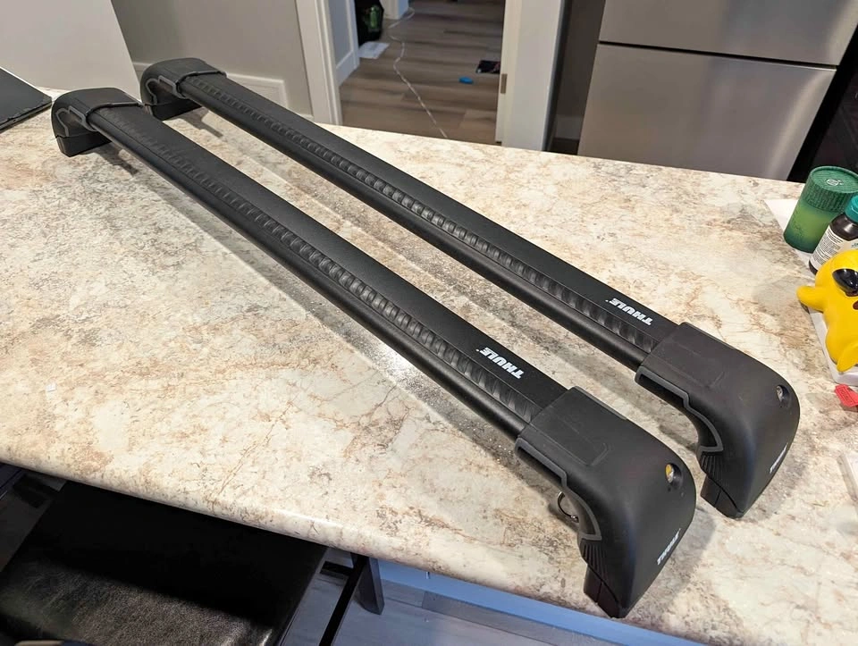 Thule Aeroblade Edge Roof Rack for Subaru