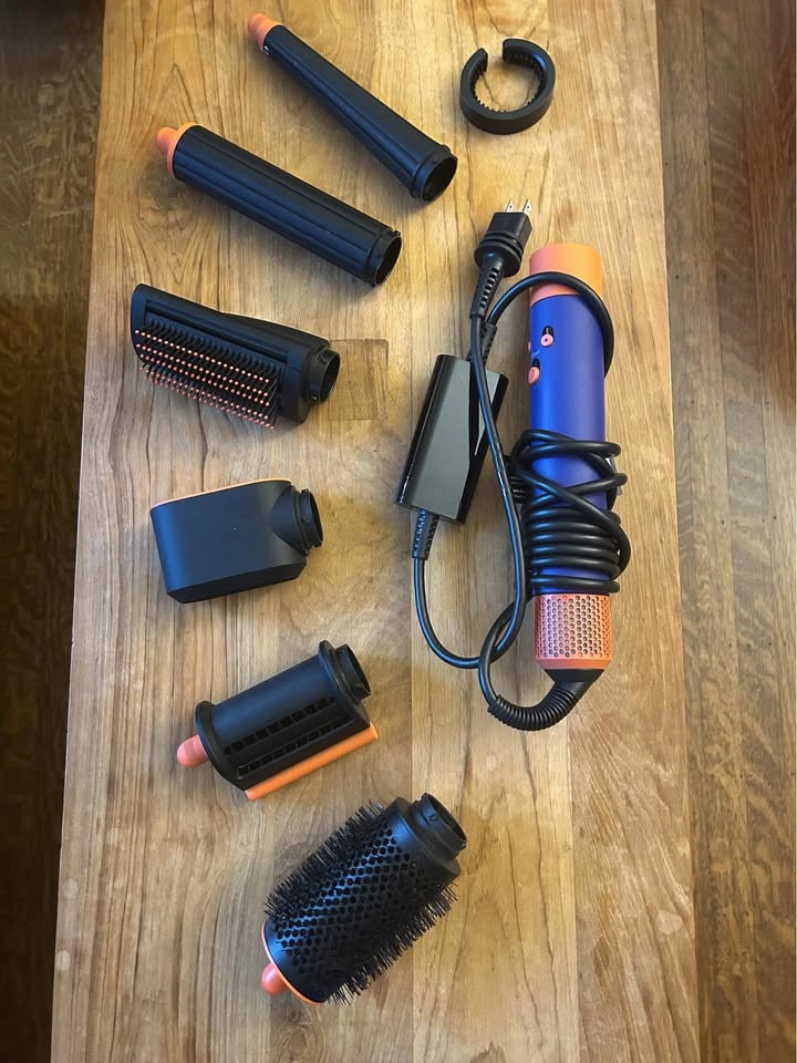 Dyson Airwrap i.d. Straight+Wavy Multi-Styler