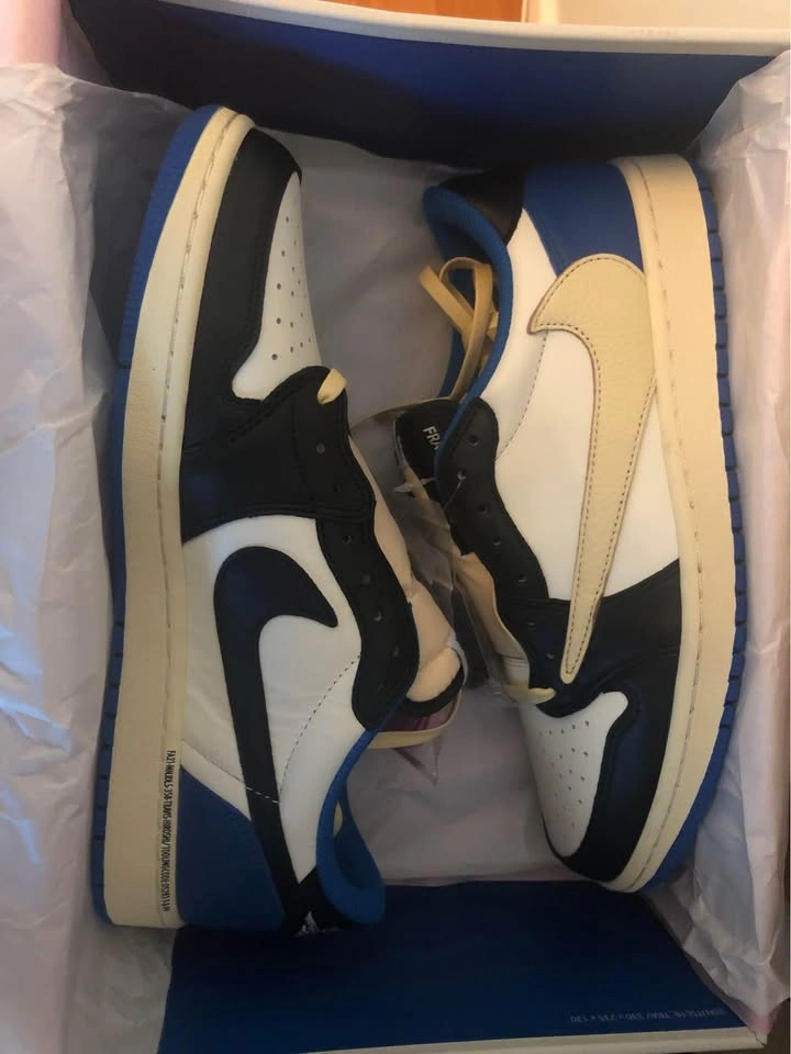 Fragment Design x Travis Scott x Air Jordan 1 Retro Low - photo 3