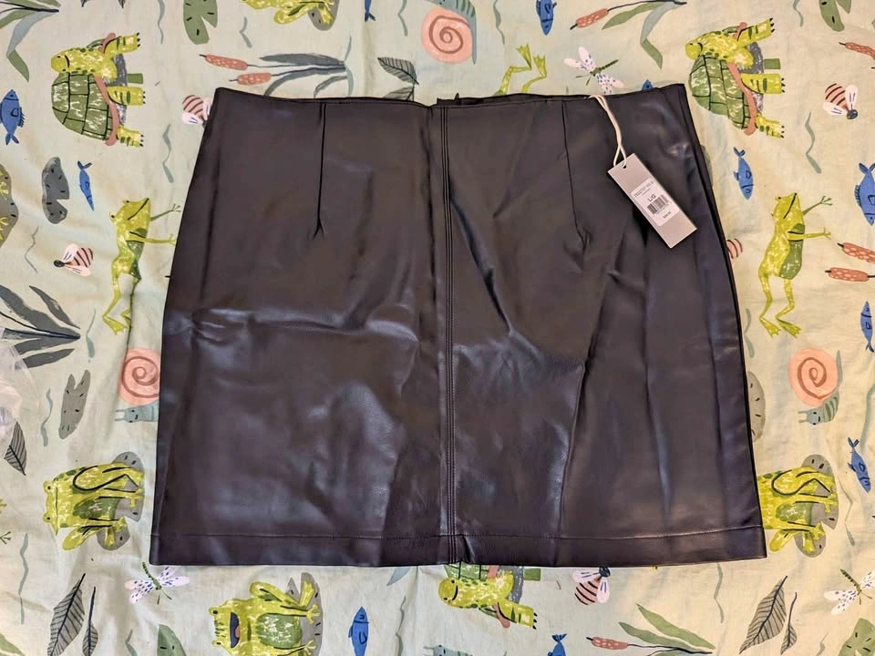 New Women's (L) Mini Skirt