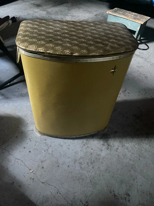 Vintage Laundry Hamper thumbnail