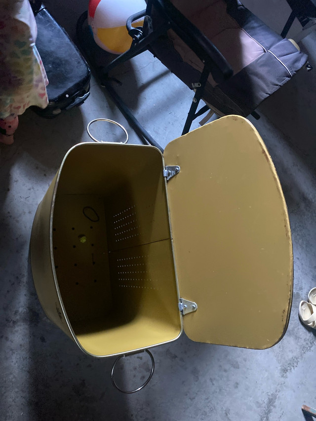 Vintage Laundry Hamper - photo 2