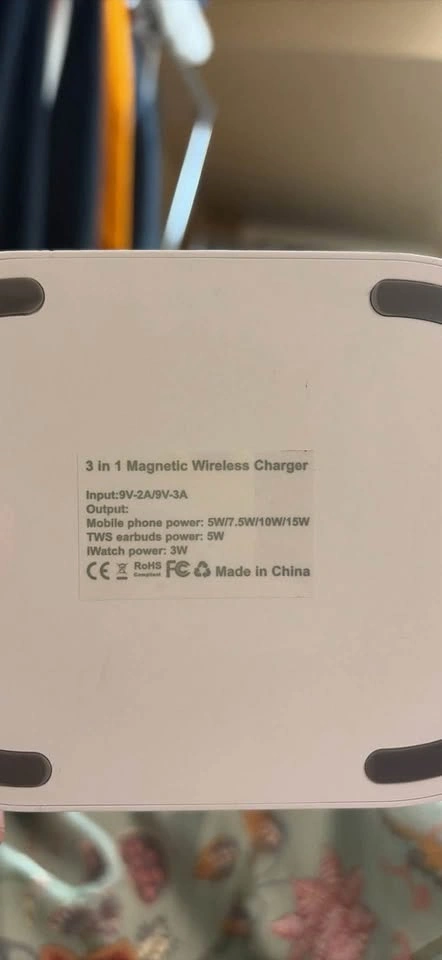 3 in 1 Magnetic Wireless Charger - photo 2
