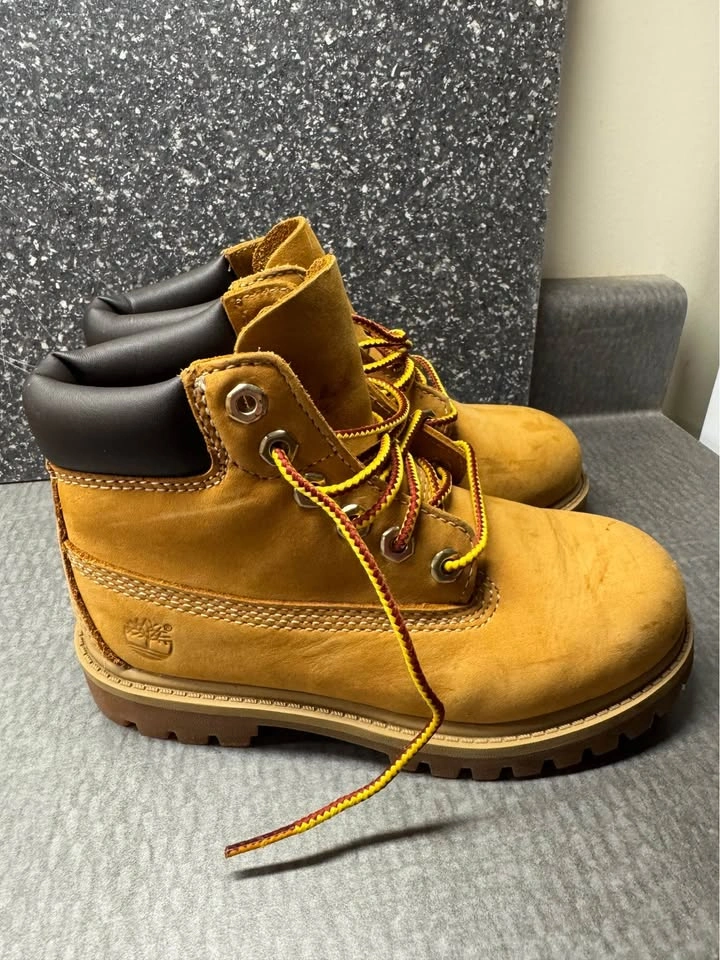 Toddler Timberland boots size 12 - photo 3