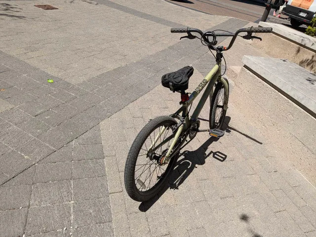 Super cycle Gnar BMX bike (20-in wheel) image indicator(2)