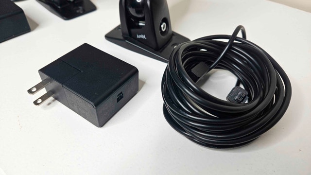 2 Steam VR Base Stations 2.0 Lighthouse With Improved Mounts - photo 2