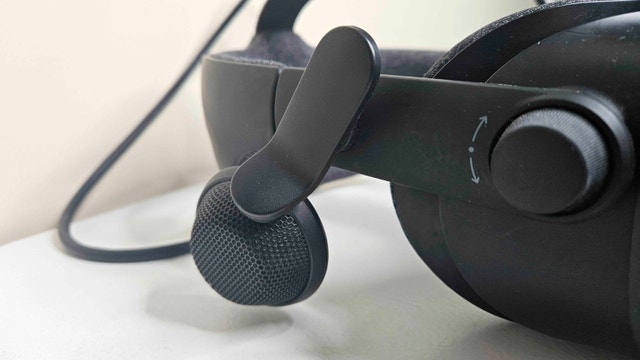 Valve Index Headset ONLY, All Cables Included - photo 5