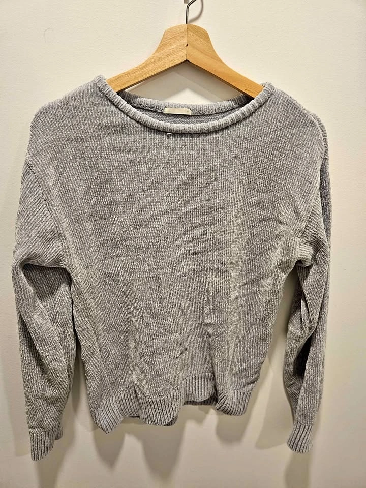 Grey Sweater for women (Size: M)